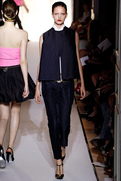 Look 27